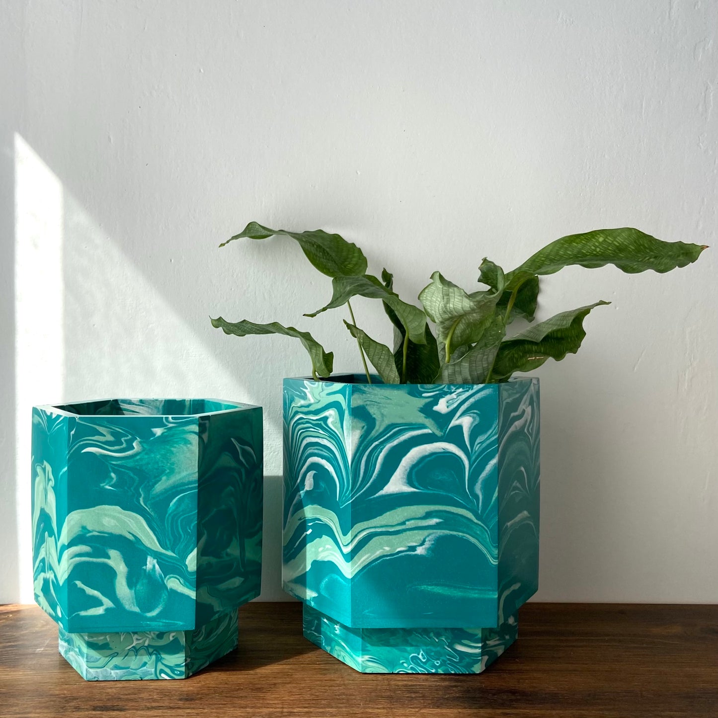 Large marbled plant pot in teal + mint