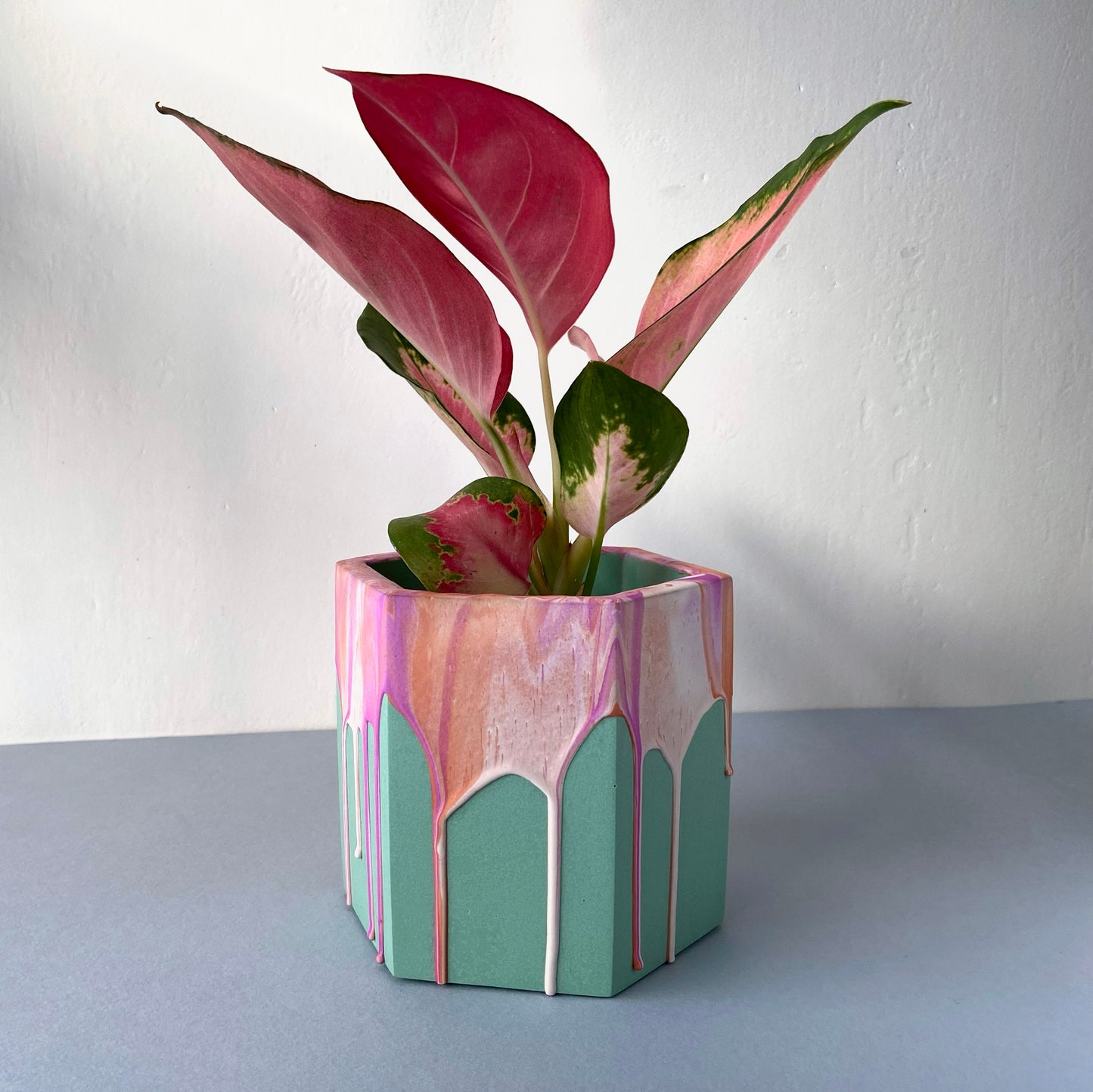 Medium drippy plant pot in pink + coral