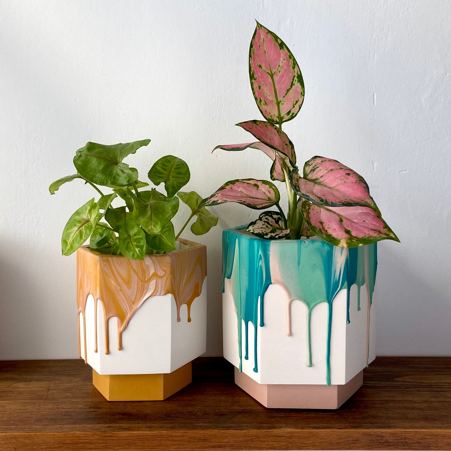 Large drippy plant pot in pink + marbled teal