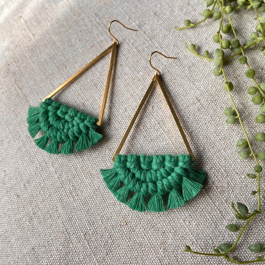 Macramé earrings in bright green 